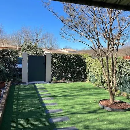Holiday home Petite Maison Avec Piscine Entre Et Montagne