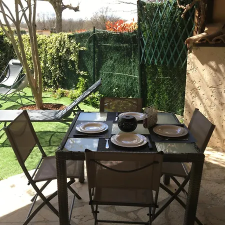 Holiday home Petite Maison Avec Piscine Entre Et Montagne *