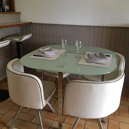 Petite Maison Avec Piscine Entre Et Montagne Holiday home