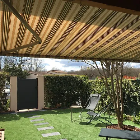 Holiday home Petite Maison Avec Piscine Entre Et Montagne
