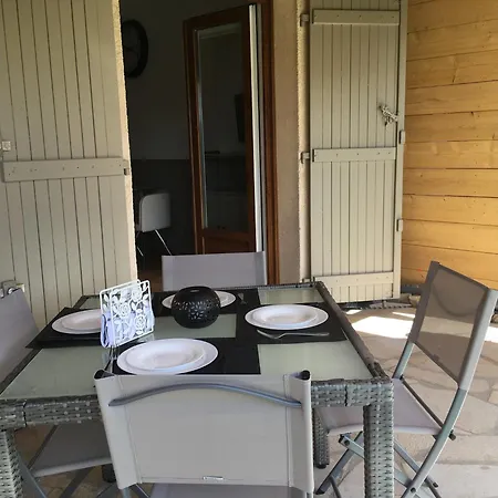 Petite Maison Avec Piscine Entre Et Montagne Holiday home Tourrettes
