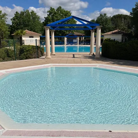 Holiday home Petite Maison Avec Piscine Entre Et Montagne